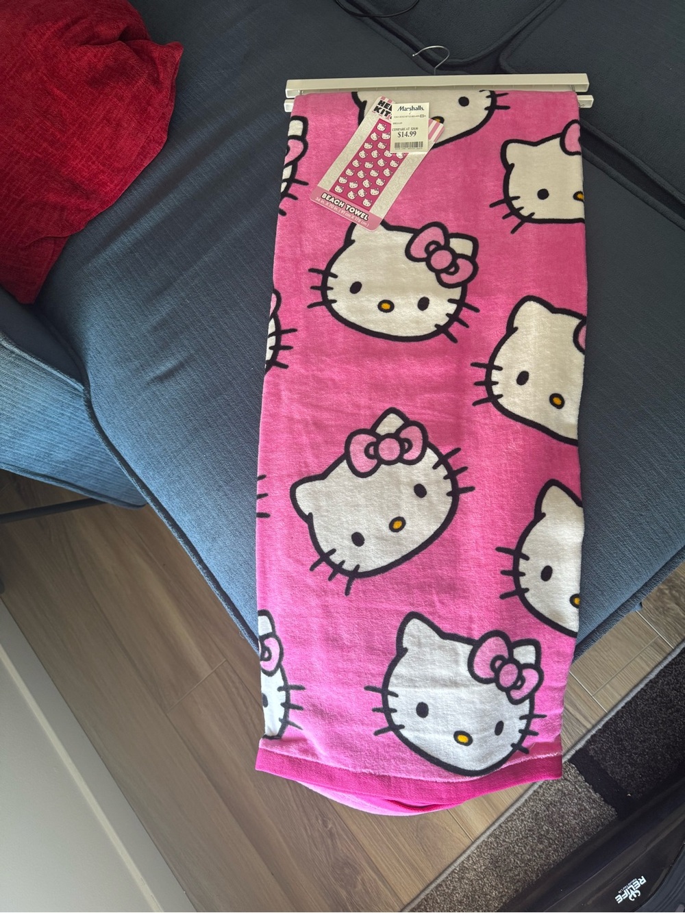 New HELLO KITTY pink towel